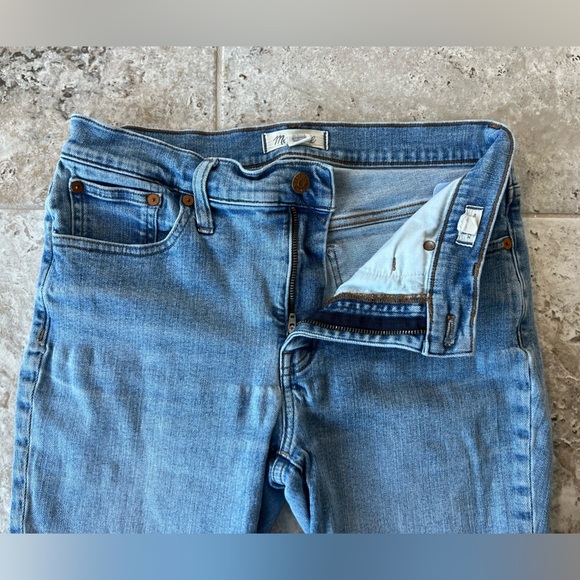Madewell Mid-Rise Kick Out Crop Jeans w/ Raw Hem, Cherryville Blue Wash, 28 - Picture 7 of 12